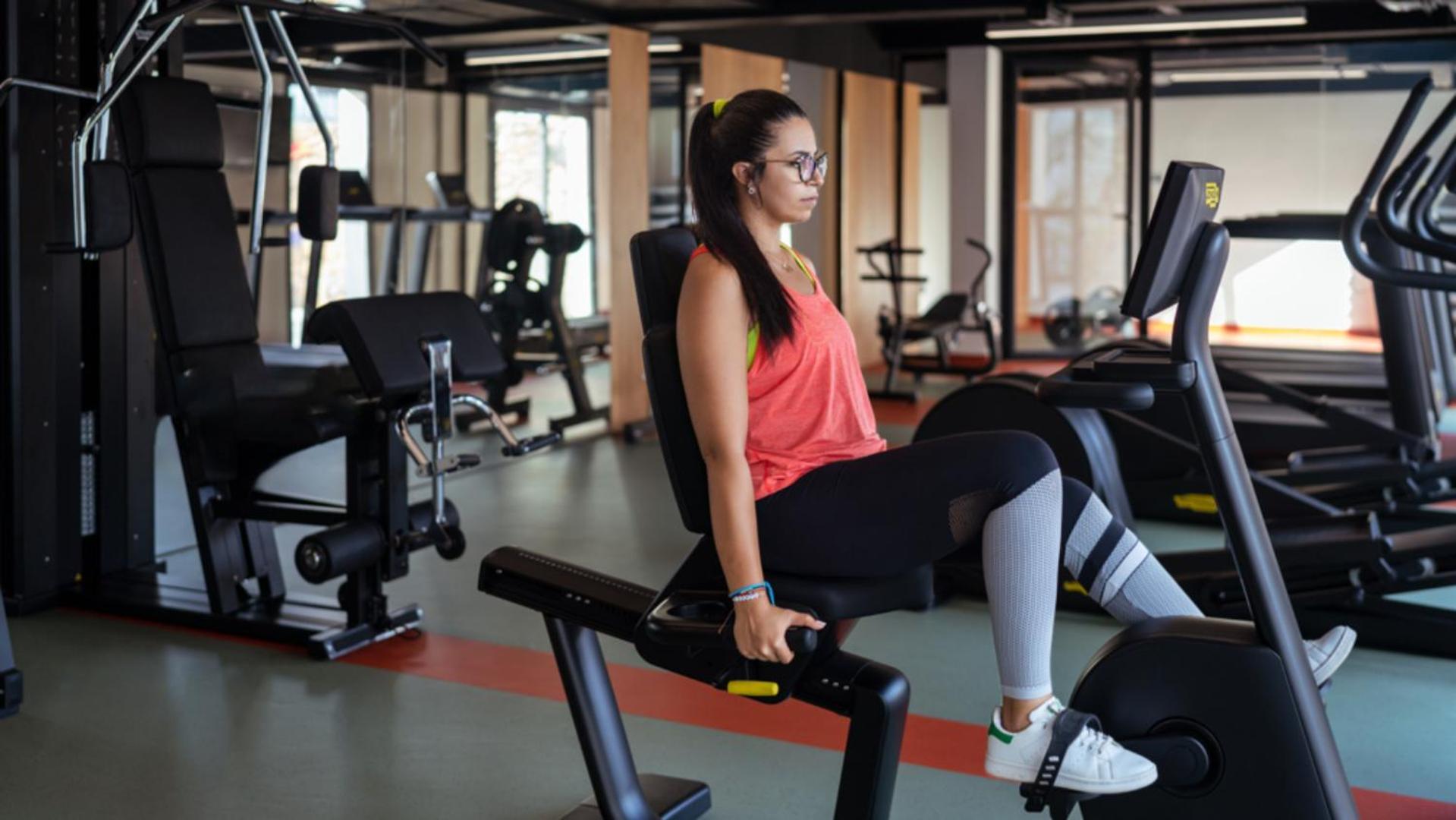 Pullman Mazagan Royal Golf & Spa El Jadida Exterior foto A woman on a recumbent bike
